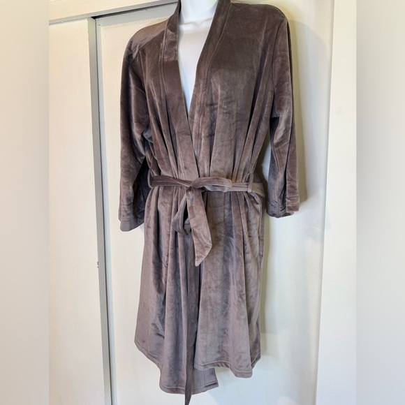 Splendid Velvety Soft Grage Robe - Picture 4 of 8